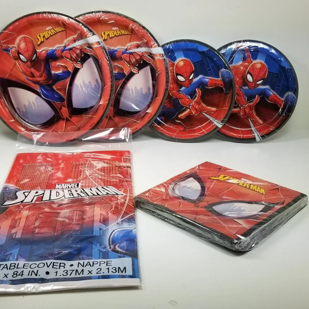 Spiderman Party pack cake plate, regular plate, napkins and table cloth